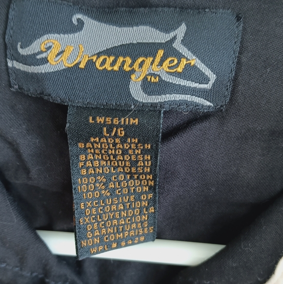 Wrangler Black Button Down Shirt Purple Floral Embroidery Western Cowgirl Rodeo - Picture 9 of 12